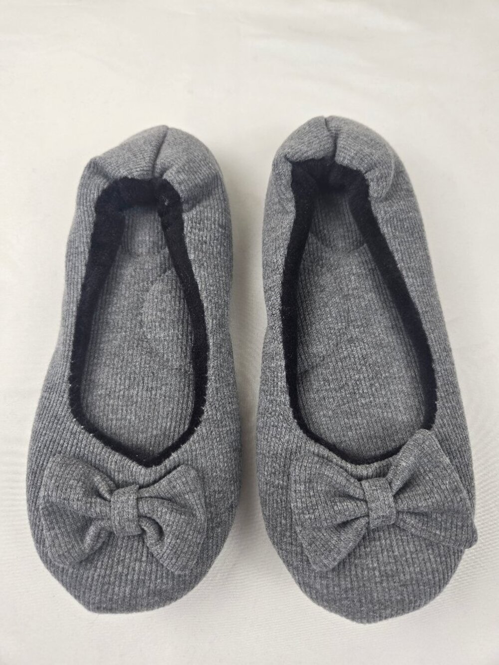 Therapedic Sz Medium Gray Slippers Bow Detail Cushioned Insole Rubber Sole NWOT